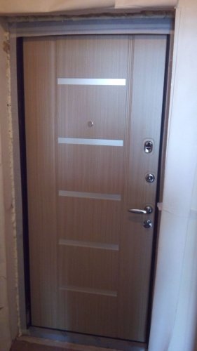 Входная дверь в квартиру Super Omega-10 Черный шелк RP-4 Венге светлый RS-1 фото 3