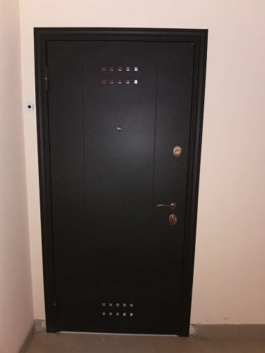 Входная дверь в квартиру Delta-10М Чёрный шёлк DL-2 Перламутр белый СК6М (зеркало) фото 4